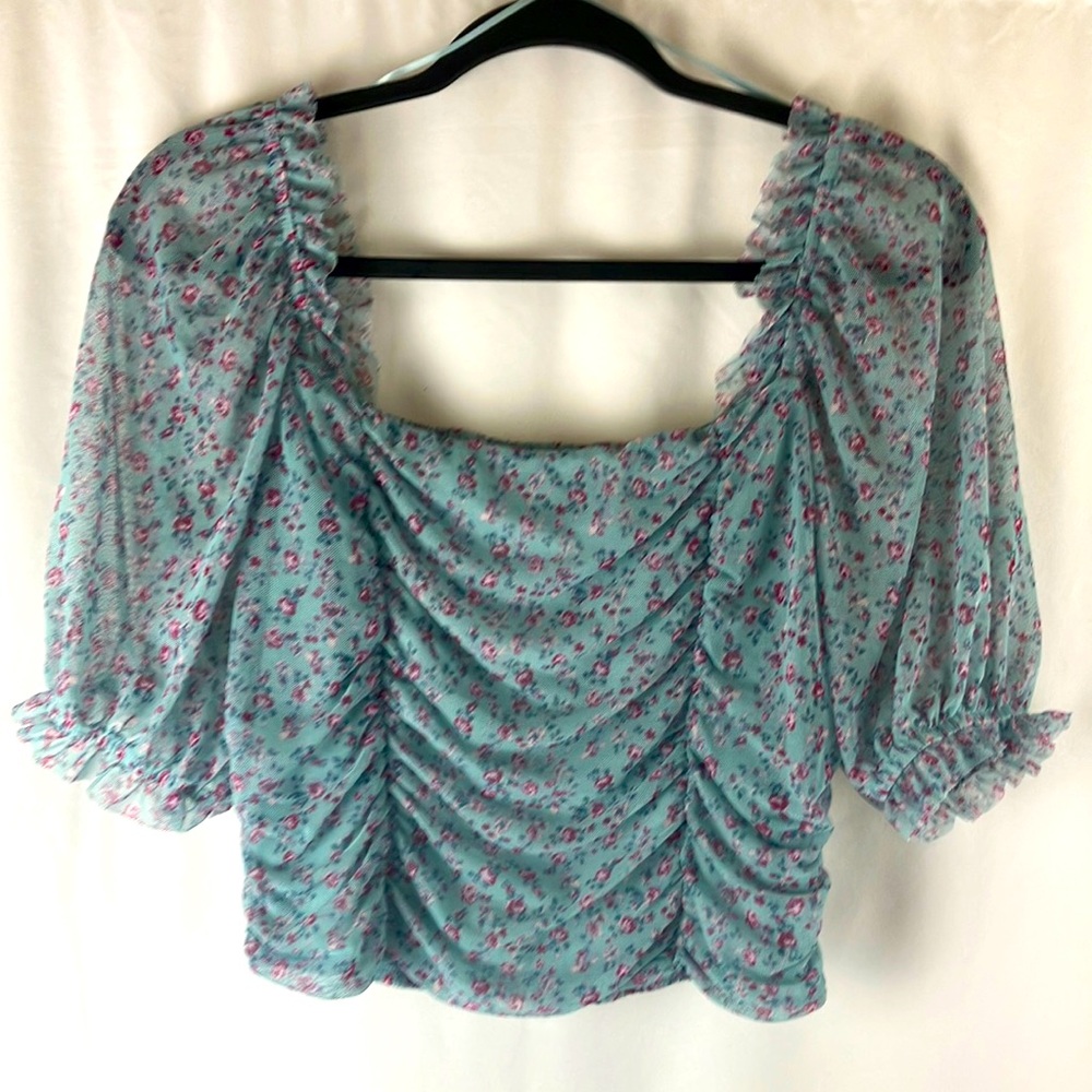 Wild Fable floral print peasant top woman’s size medium